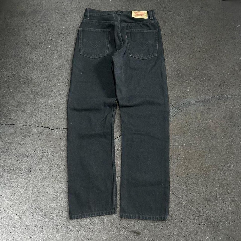 Vintage men's Levi's 505 black relaxed fit straight leg denim jeans Size 30x32